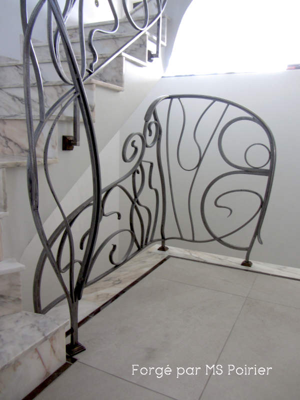 Sculpture artistique en fer forgé